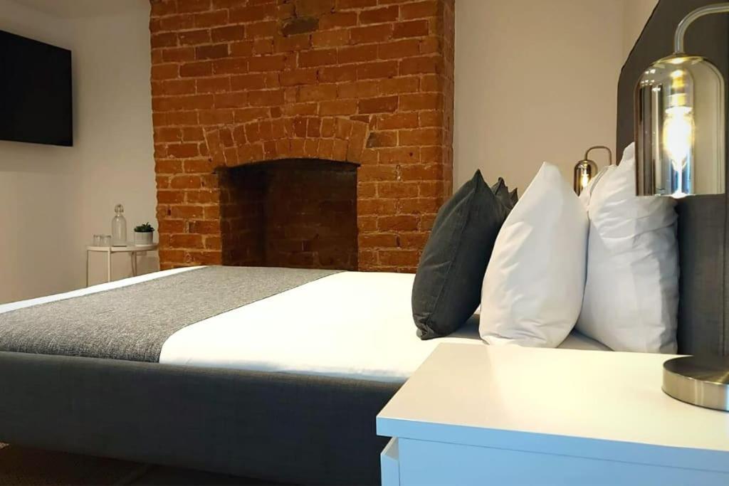 Stylish Apartment In City Centre With Parking Preston  Exterior photo