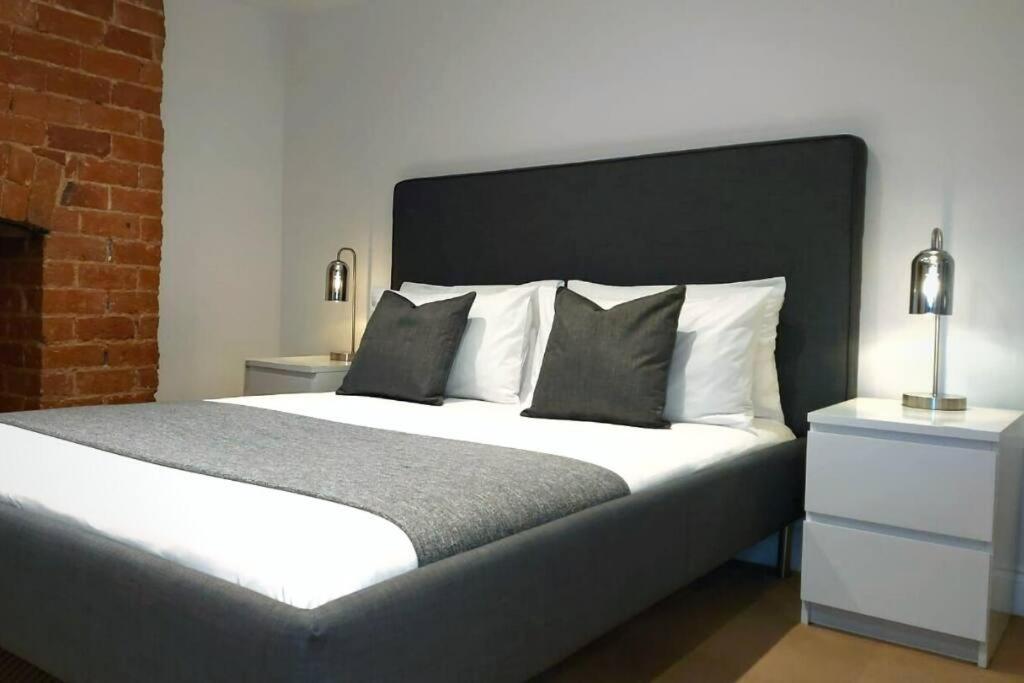 Stylish Apartment In City Centre With Parking Preston  Exterior photo