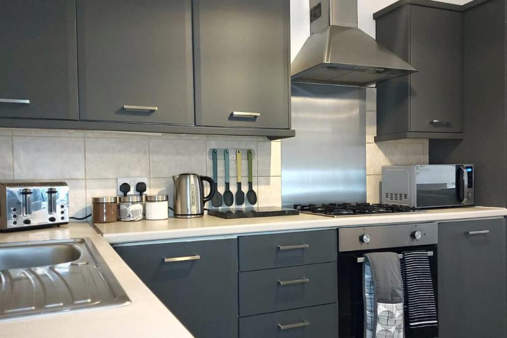 Stylish Apartment In City Centre With Parking Preston  Exterior photo